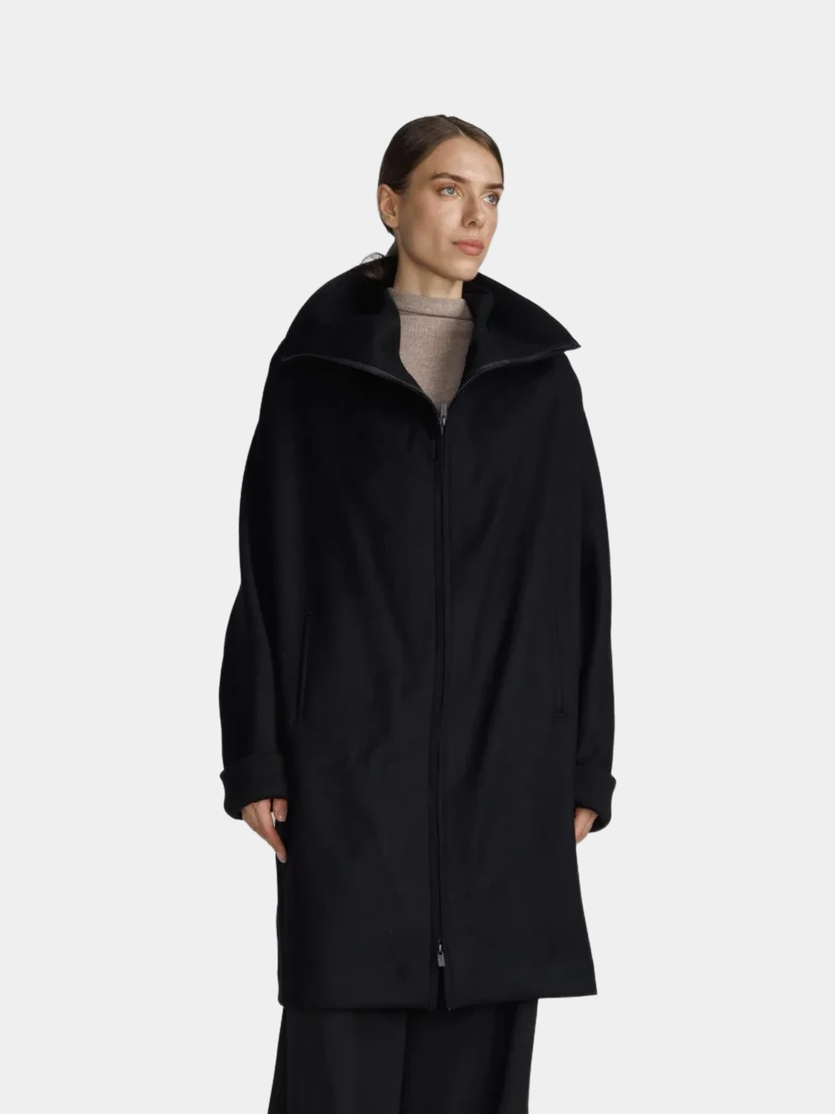 Чорне пальто Yohji Yamamoto з блисковкою - INVOGA