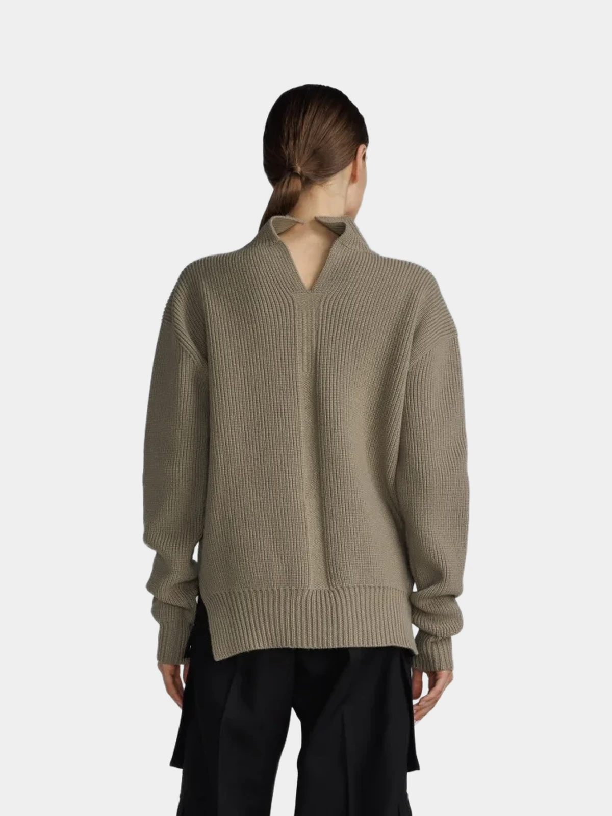 960ea24e-6dde-47fc-8543-8d657f2ddb9d Светр Rick Owens з V подібним вирізом позаду - INVOGA