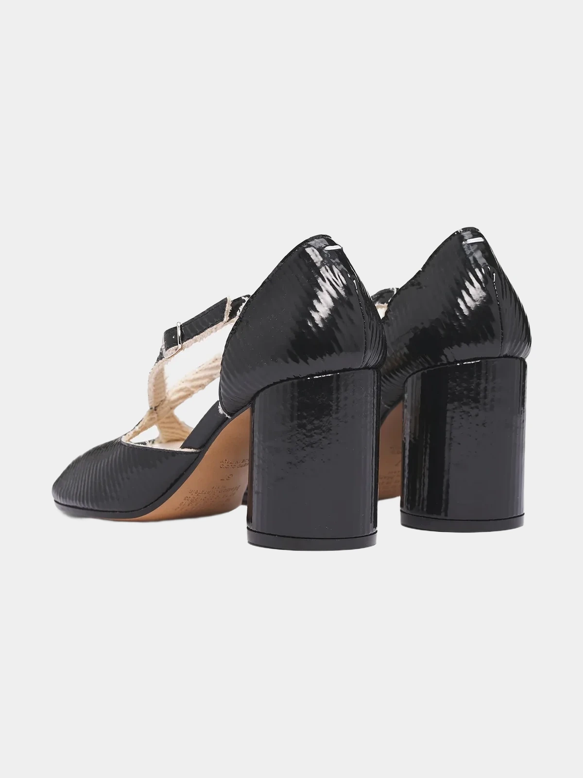 b7c8e57f-b117-4fc1-83b0-d652c9a6c17a Туфлі Tabi Maison Margiela з асиметрични ремінцем - INVOGA