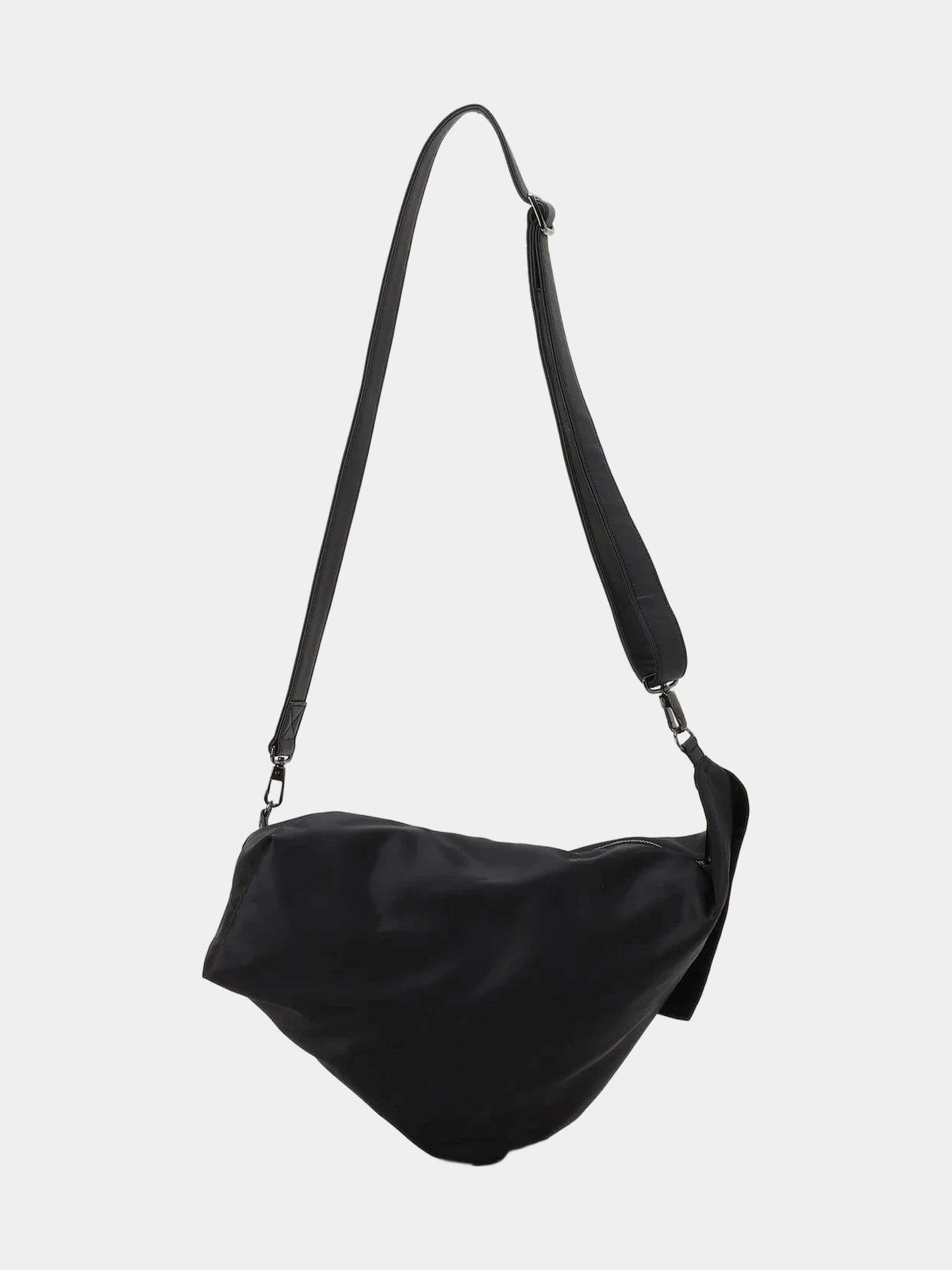 46085206-518c-4330-a5cd-15eb30ddd785 Сумка чорна Yohji Yamamoto - INVOGA