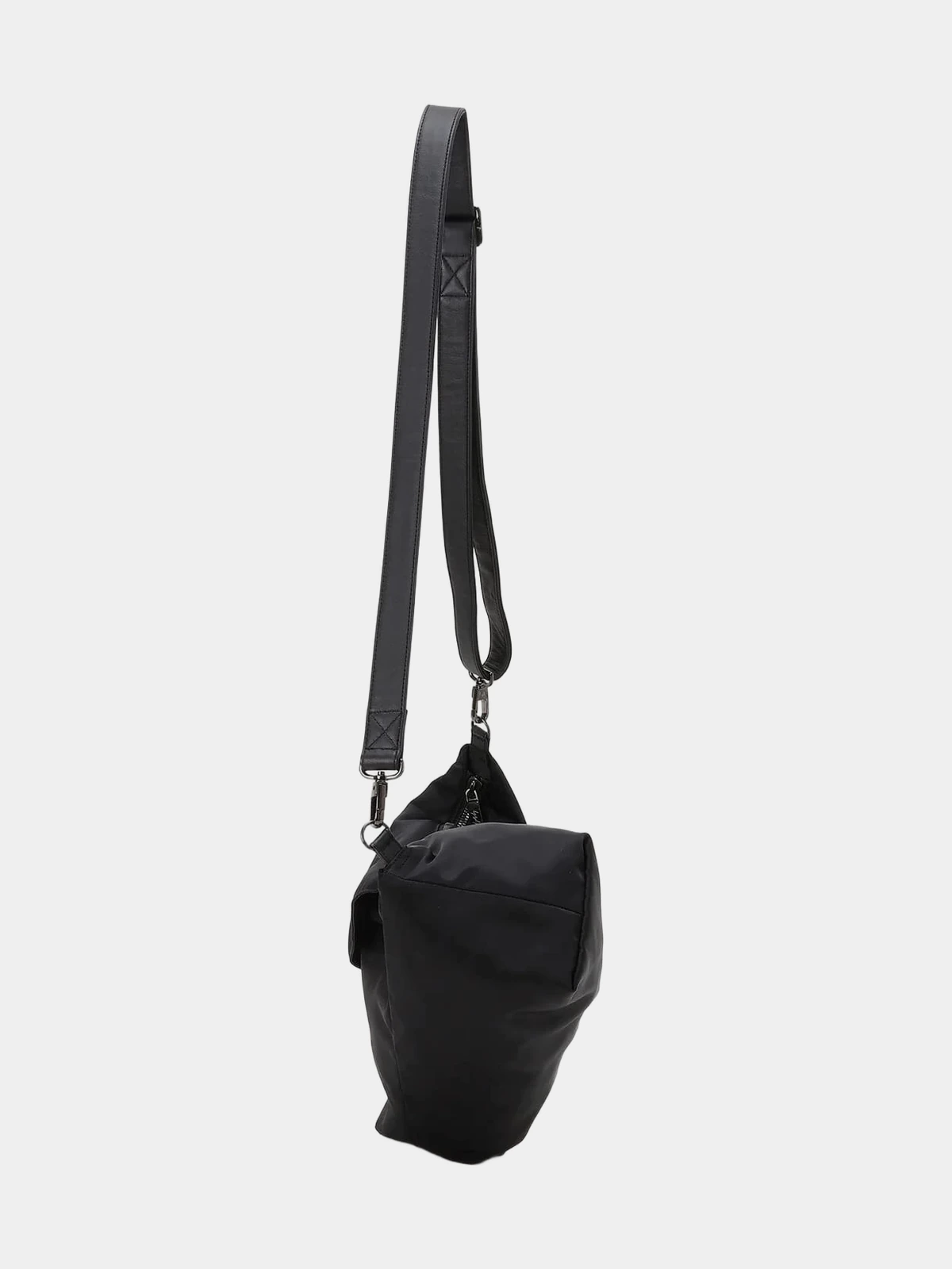 57777d42-c1b1-450c-b3b6-139c31e0e6ee Сумка чорна Yohji Yamamoto - INVOGA