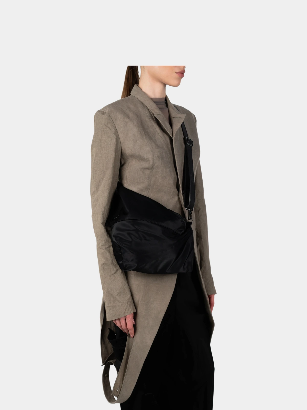9680e12d-884e-4c50-9547-61ce8480833f Сумка чорна Yohji Yamamoto - INVOGA
