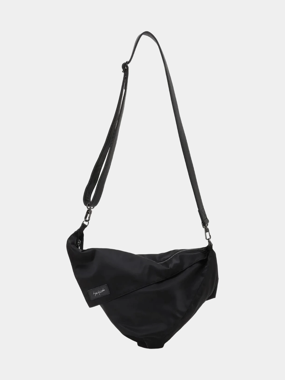 c64d1b39-41f5-4c26-992f-0c666d78da0f Сумка чорна Yohji Yamamoto - INVOGA